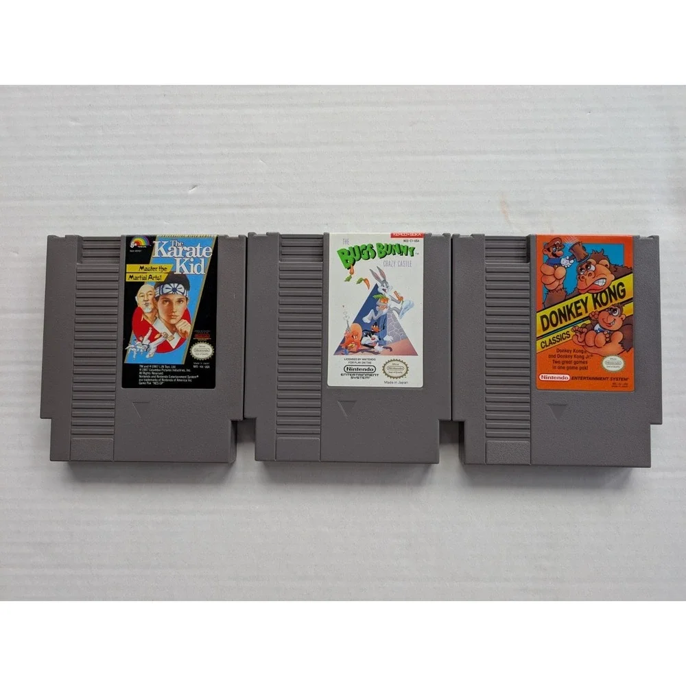 Vintage NES Game Lot of 9 w/ Carrying Case Mario Bros Donkey Kong Nintendo